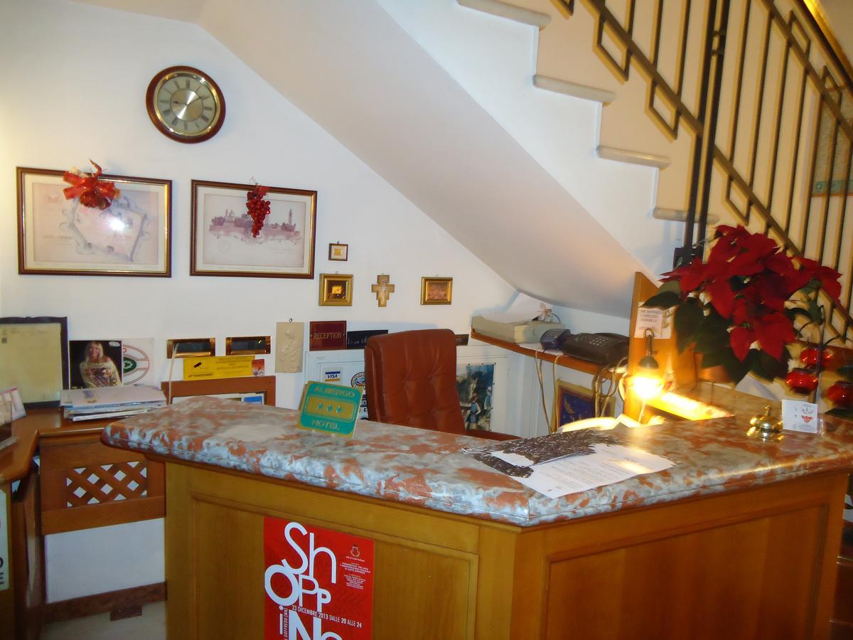 Castel Goffredo Hotel Paris מראה חיצוני תמונה